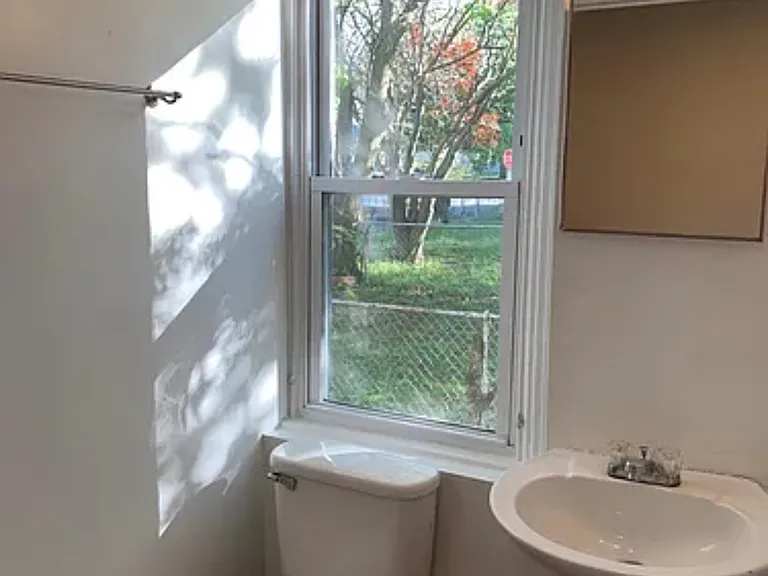 434 W Commerce St #1 — Photo 8