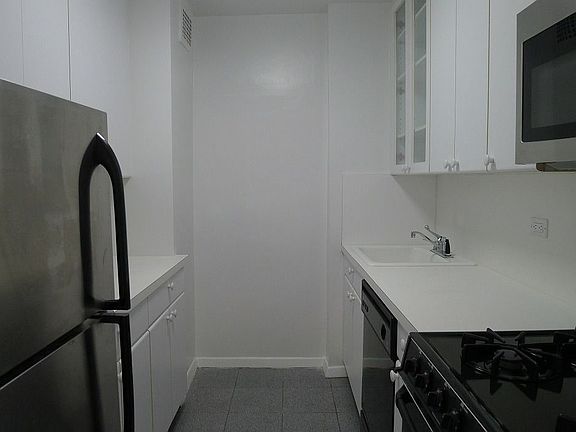 3rd image of 392 Central Park W APT 12S