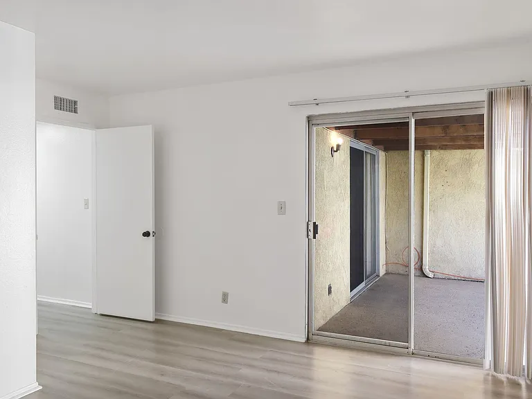3565 W Savanna St #5 — Photo 11