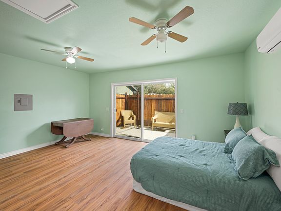 5th image of 10744 Petit Ave