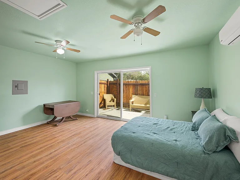 10744 Petit Ave — Photo 5