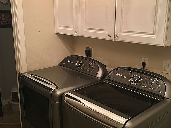 4th image of 4050 Fairway Pl