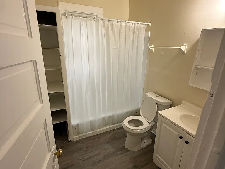 318 Gibson St #2 — Photo 9