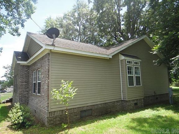 3rd image of 475 N Hill St