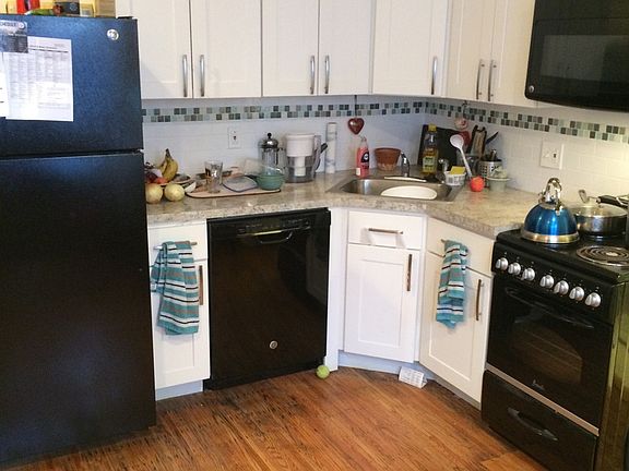 4th image of 527 S 42nd St APT 2B