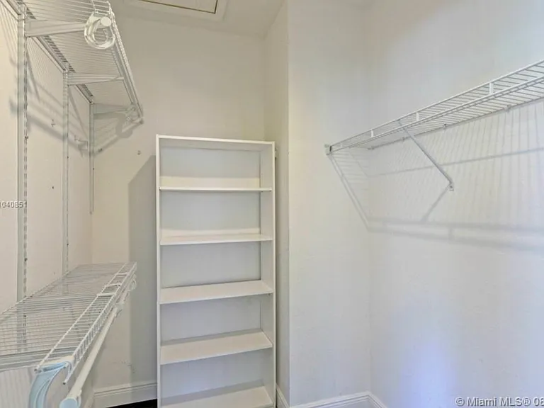 3211 Scarletta Dr — Photo 37