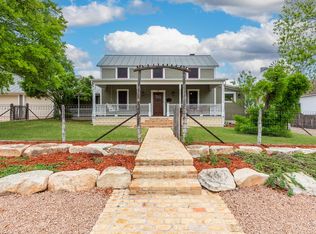 612 W Creek St, Fredericksburg, TX 78624