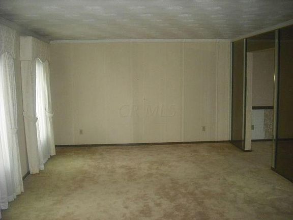 3rd image of 60 Nicole Dr