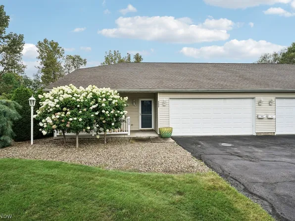 3232 42nd St, Canfield, OH 44406