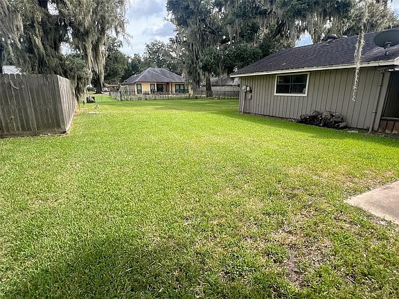 4th image of 2109 Riverside Dr