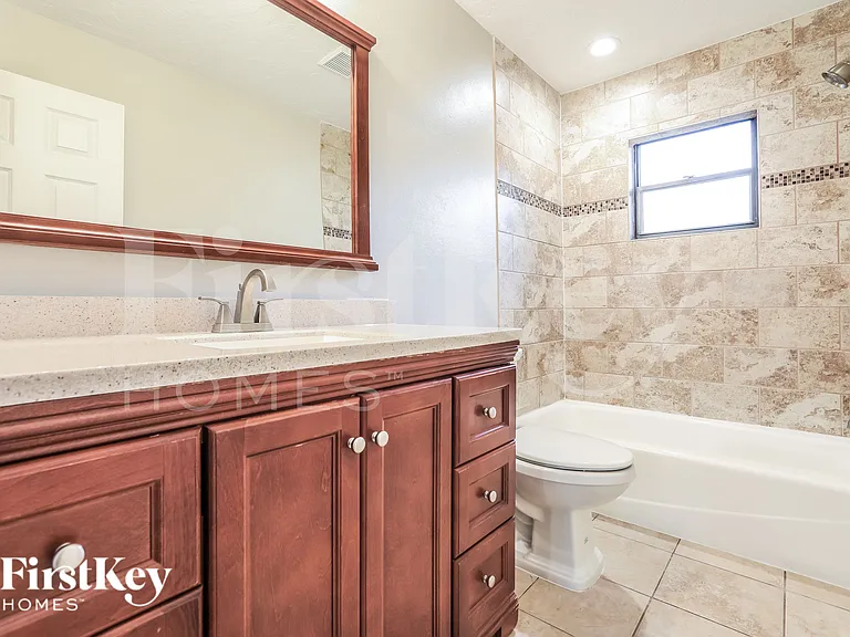 8340 Brandeis Cir W — Photo 13