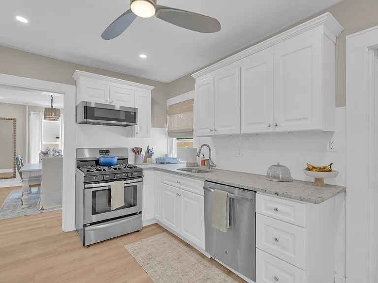 44 Hazelwood Ave — Photo 13