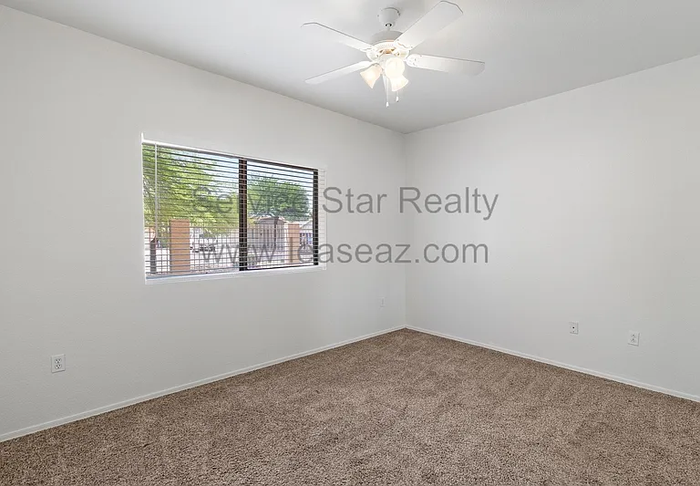 920 E Devonshire Ave #1001 — Photo 13