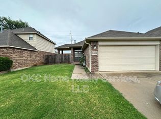 1306 SW 25th St, Moore, OK 73170