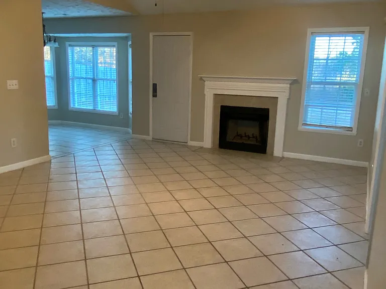 1047 Gatesville Dr — Photo 16