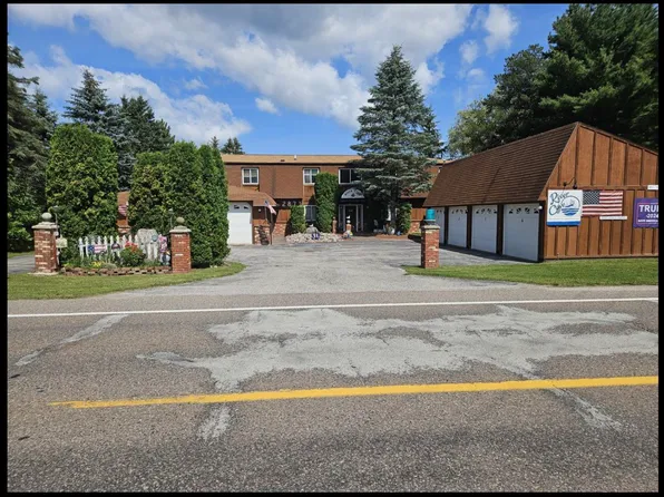 2871 Riverside Dr #1, Sault Sainte Marie, MI 49783