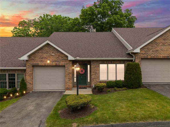 114 Willow Ln, Houston, PA 15342