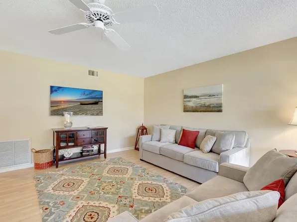 5787 Parkwalk Drive, Boynton Beach, FL 33472