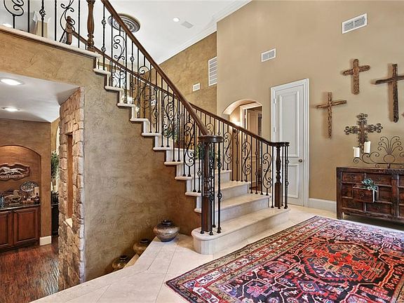 4th image of 2728 Sylvan Way