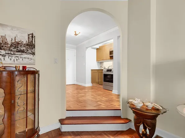25 Central Park W APT 11U, New York, NY 10023