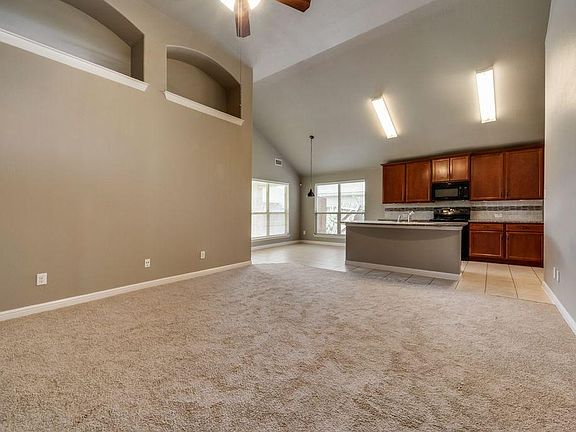 4th image of 409 Braewick Dr