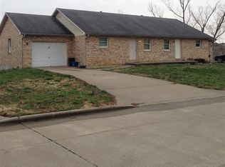 1913 E Harvest Cir, Perryville, MO 63775