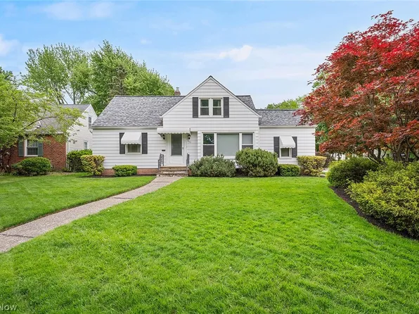 977 Learidge Rd, Lyndhurst, OH 44124