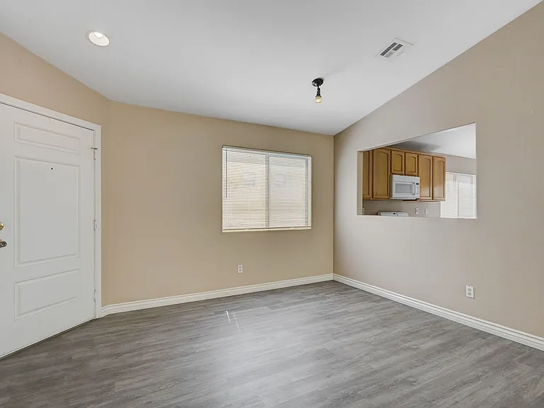 527 Braided River Ave — Photo 12