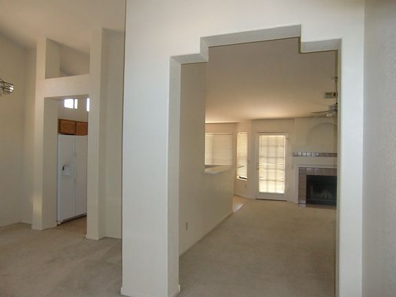 5th image of 1366 N Tercera Ave