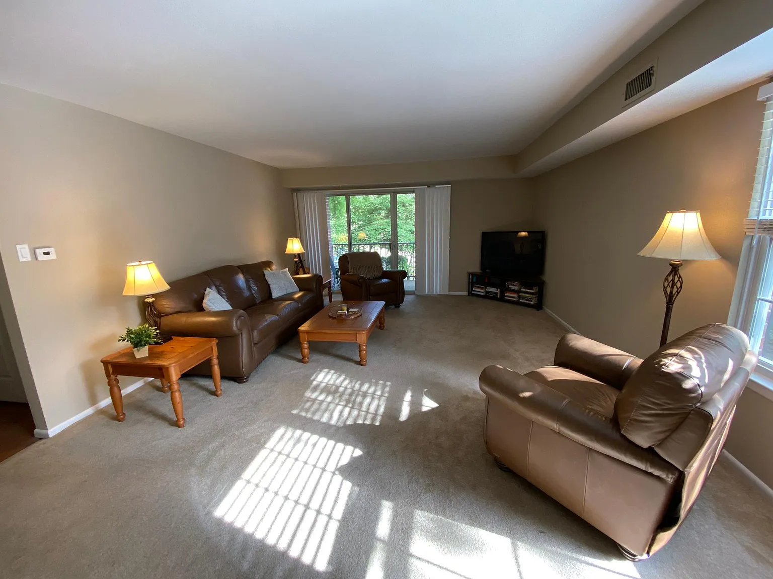 1 bed, 819 sqft, $1,850 — Photo 2