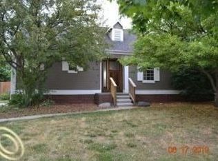 22380 Brookfield Dr, South Lyon, MI 48178