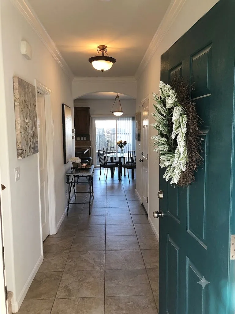 3 bed, 2.5 bath, 1884 sqft, $2,950 — Photo 2