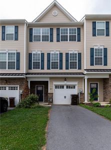 1374 Black Forest Dr, Allentown, PA, 18104