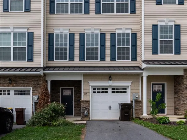 1374 Black Forest Dr, Allentown, PA 18104
