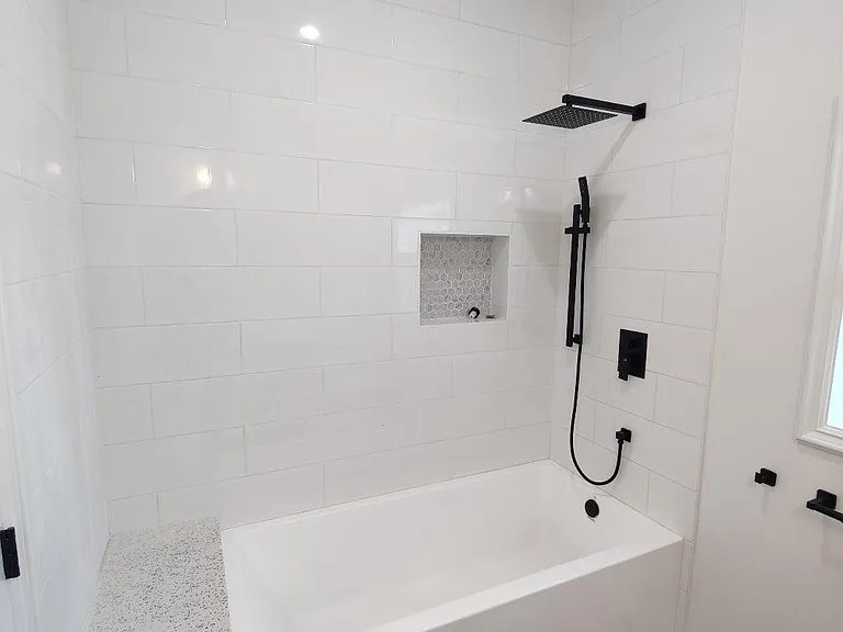 719B N Vine Ave — Photo 6