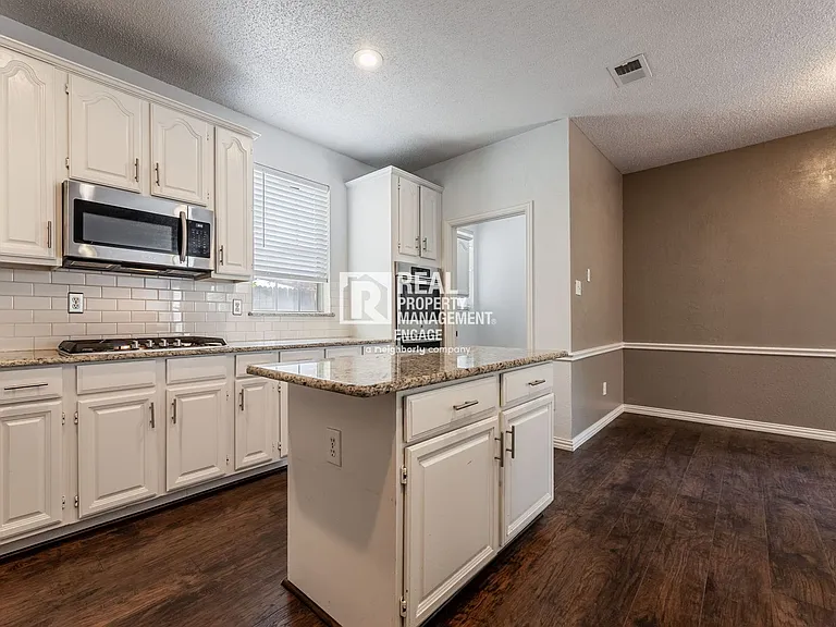 8817 Pocono Dr — Photo 12
