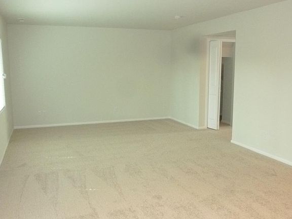 3rd image of 2720 11th Ave NW