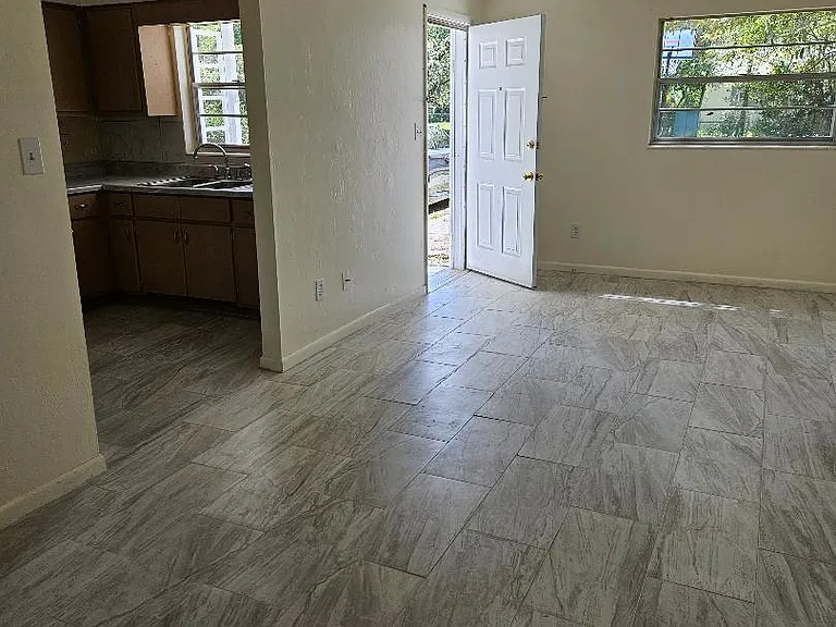 1122 NW 31st Ave — Photo 5