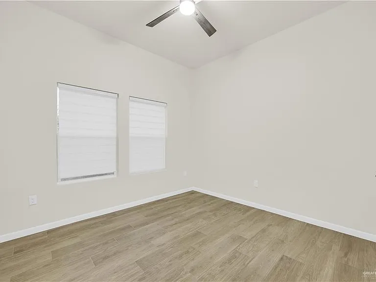8015 N 48th Ln — Photo 18