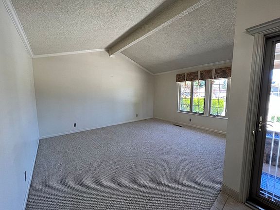 3rd image of 1408 Courtyard Dr