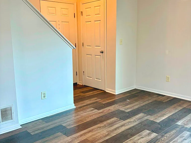 5790 Lonerise Ln — Photo 4