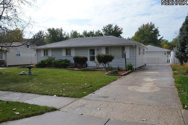 1st image of 374 Cove Beach Ave