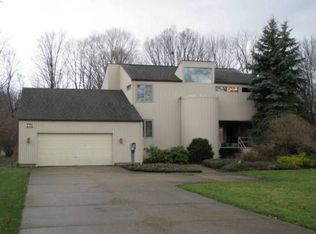 171 Canterbury Rd, Elyria, OH 44035