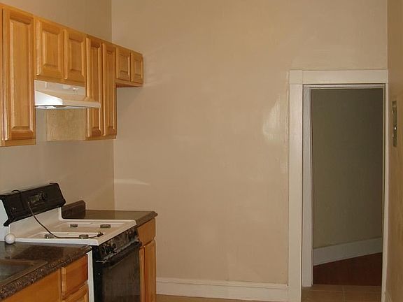 2208 LINDEN APT2 KIT2