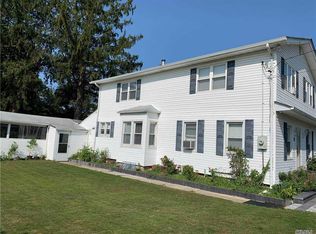 17 Pineview Blvd, Central Islip, NY 11722