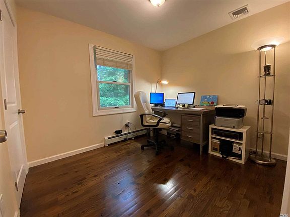 3rd image of 40 Branch Brook Dr