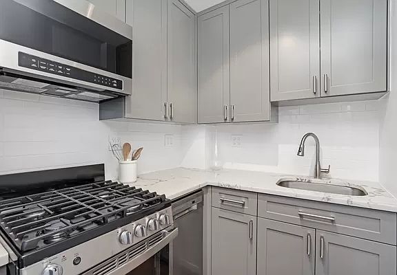 2nd image of 201 W 21st St APT 2C
