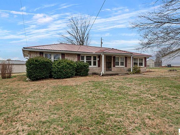 4th image of 555 Old Edmonton Rd #1