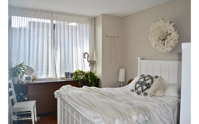 Rented by Douglas Elliman | media 18