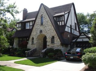 376 S Prospect Ave, Elmhurst, IL 60126